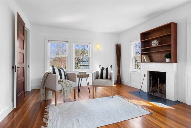 34 Fletcher Rd, Bedford, MA 01730