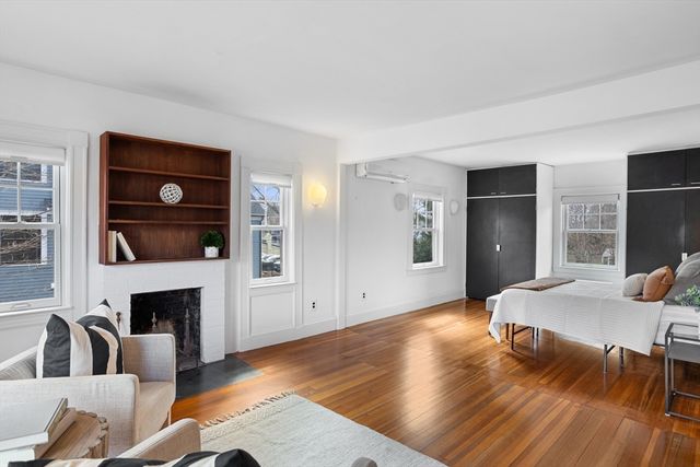 34 Fletcher Rd, Bedford, MA 01730