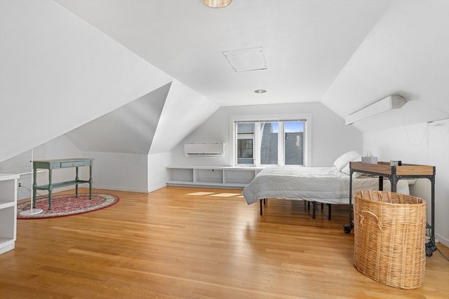 34 Fletcher Rd, Bedford, MA 01730