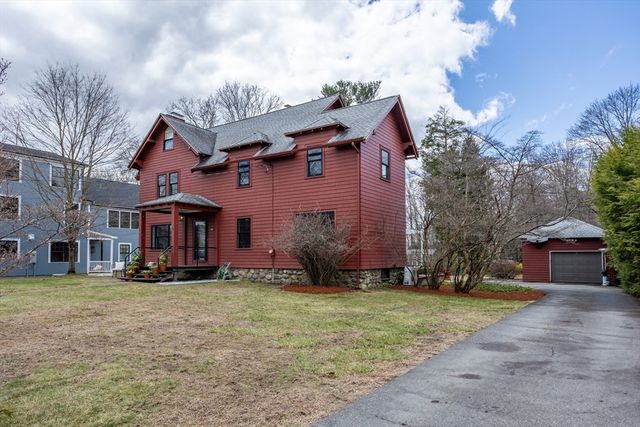 34 Fletcher Rd, Bedford, MA 01730