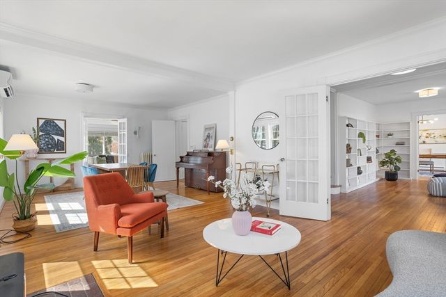 34 Fletcher Rd, Bedford, MA 01730
