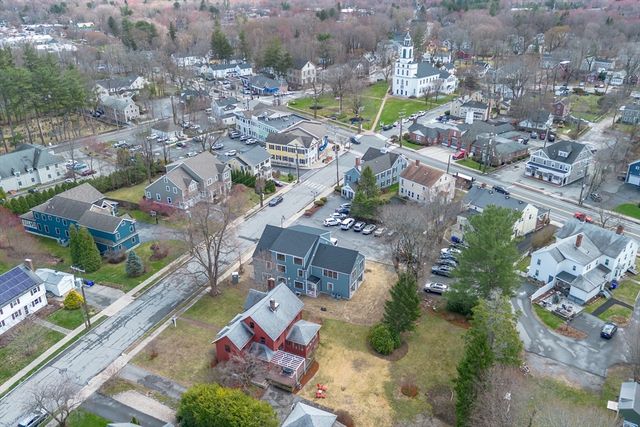 34 Fletcher Rd, Bedford, MA 01730