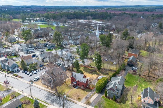 34 Fletcher Rd, Bedford, MA 01730