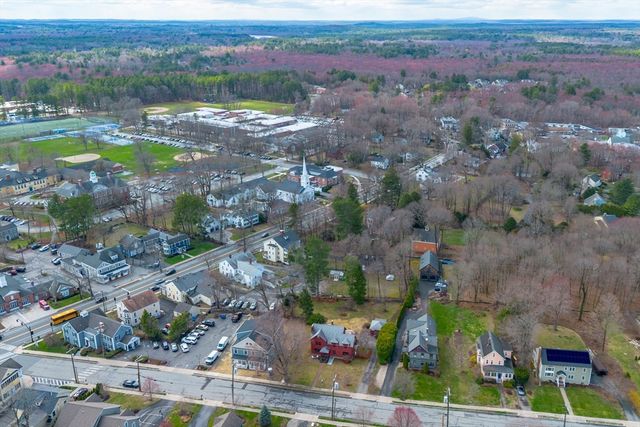 34 Fletcher Rd, Bedford, MA 01730