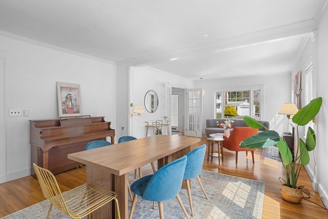 34 Fletcher Rd, Bedford, MA 01730