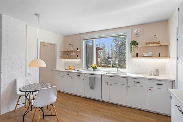 34 Fletcher Rd, Bedford, MA 01730
