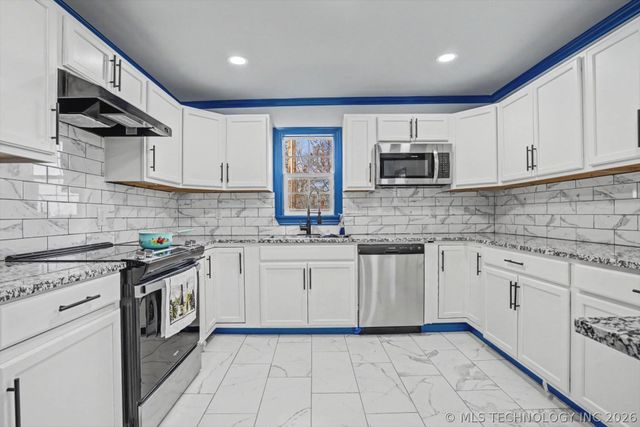 745 N 260 Road, Mounds, OK 74047