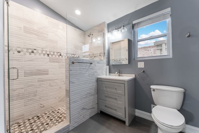 6243 W Byron Street, Chicago, IL 60634