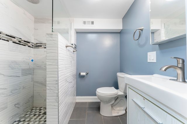 6243 W Byron Street, Chicago, IL 60634