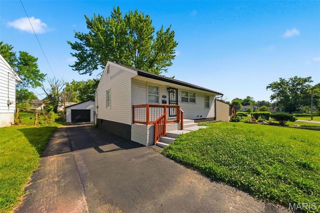 321 Caithness Road, St Louis, MO 63137
