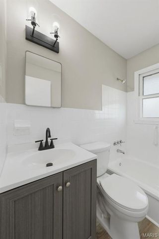 321 Caithness Road, St Louis, MO 63137