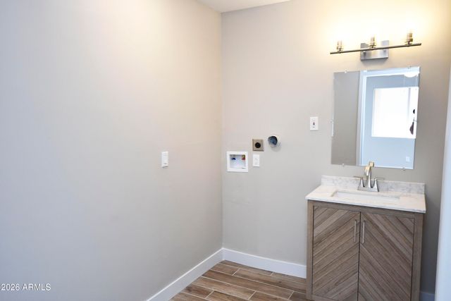 3511 E BASELINE Road 1182, Phoenix, AZ 85042