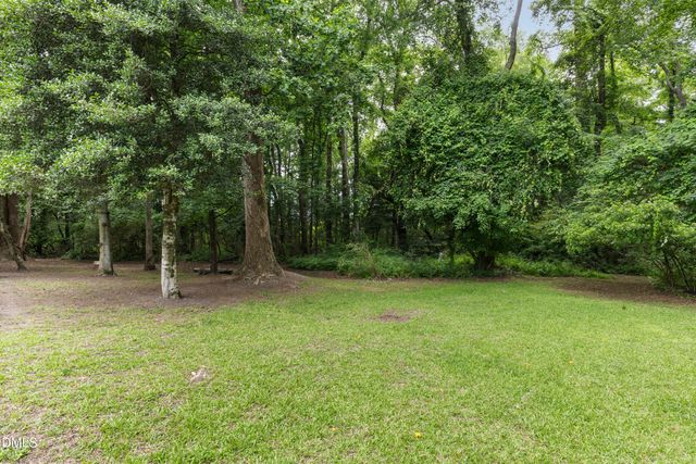 1301 E Stonemason Drive, Fuquay Varina, NC 27526