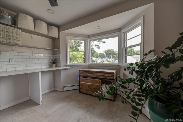 9 Carole Lane, East Islip, NY 11730