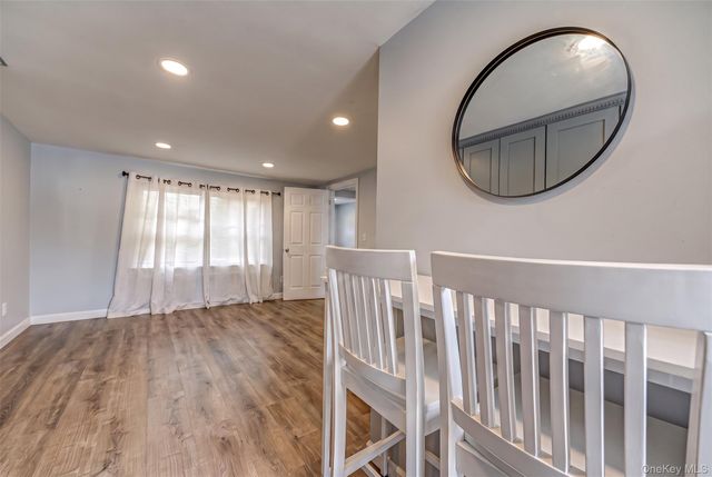 9 Carole Lane, East Islip, NY 11730
