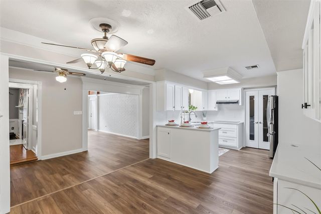 2801 Briar Grove Circle, Bryan, TX 77802