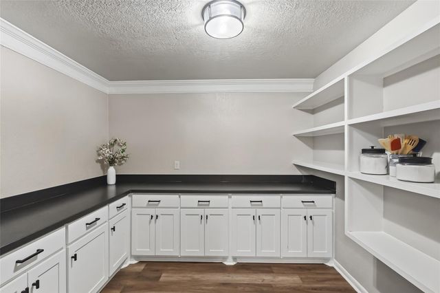 2801 Briar Grove Circle, Bryan, TX 77802