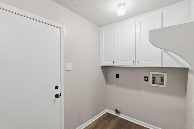 2801 Briar Grove Circle, Bryan, TX 77802