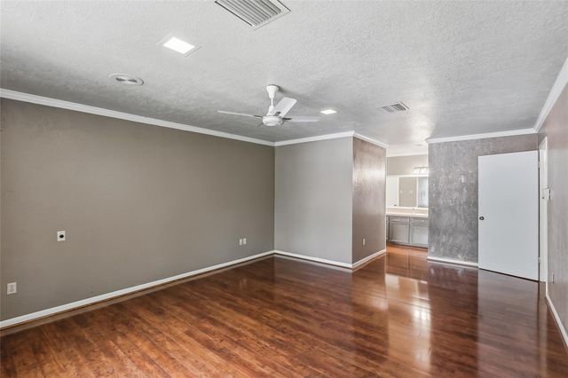 2801 Briar Grove Circle, Bryan, TX 77802