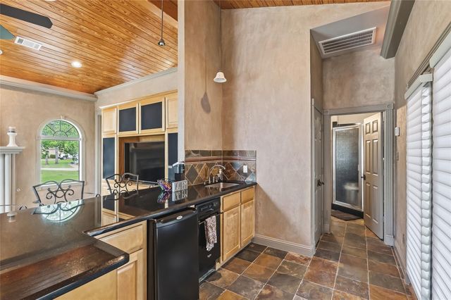 2801 Briar Grove Circle, Bryan, TX 77802