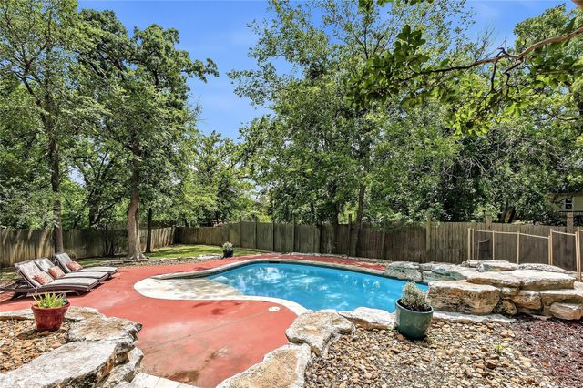 2801 Briar Grove Circle, Bryan, TX 77802
