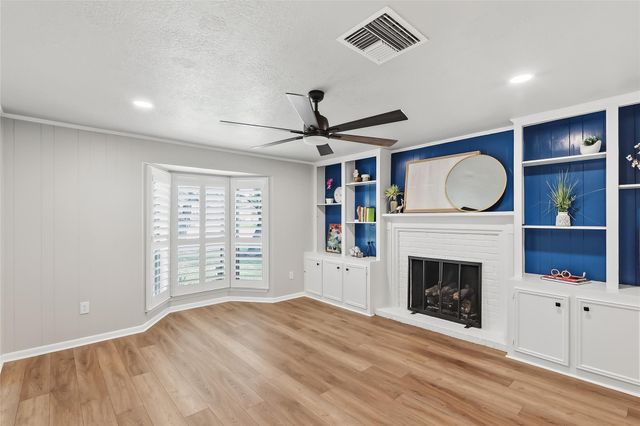 2801 Briar Grove Circle, Bryan, TX 77802