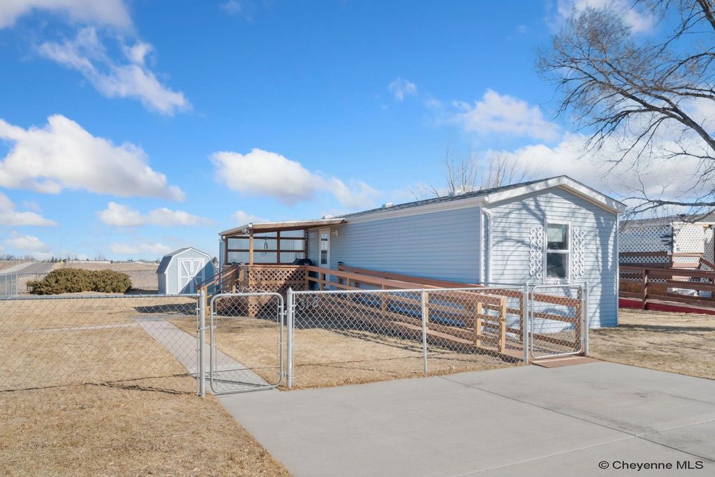 318 SOUTH FORK RD, Cheyenne, WY 82007