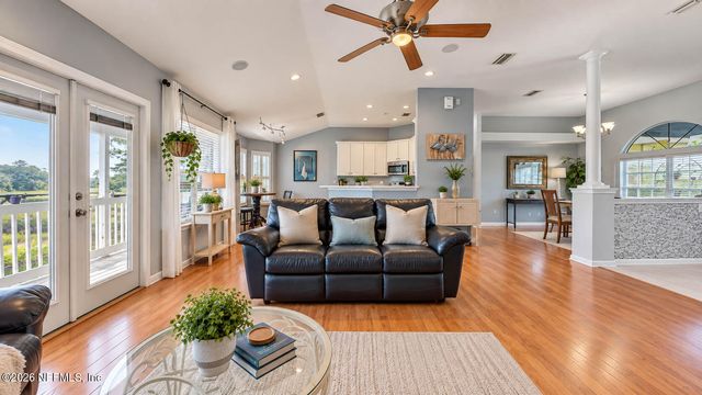 809 PINE MOSS Road, Jacksonville, FL 32218