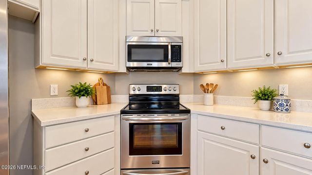 809 PINE MOSS Road, Jacksonville, FL 32218