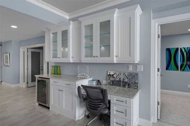 650 COLLANY 405, Tierra Verde, FL 33715