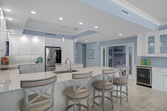 650 COLLANY 405, Tierra Verde, FL 33715