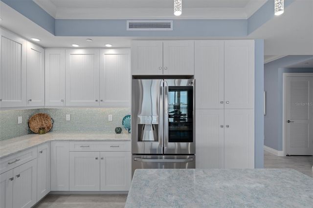 650 COLLANY 405, Tierra Verde, FL 33715