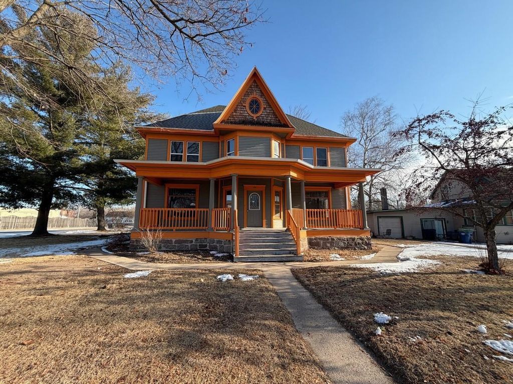 202 E GARFIELD AVENUE, Marion, WI 54950