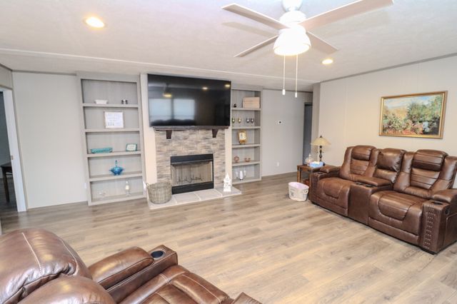 186 Aggie Perry Rd, Bethpage, TN 37022