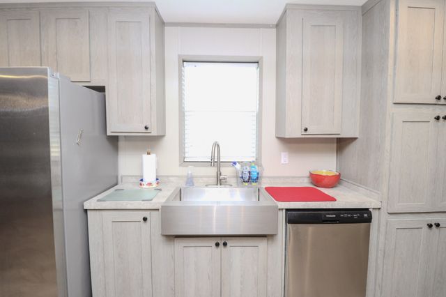 186 Aggie Perry Rd, Bethpage, TN 37022