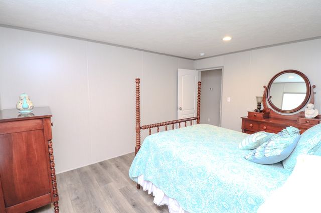 186 Aggie Perry Rd, Bethpage, TN 37022