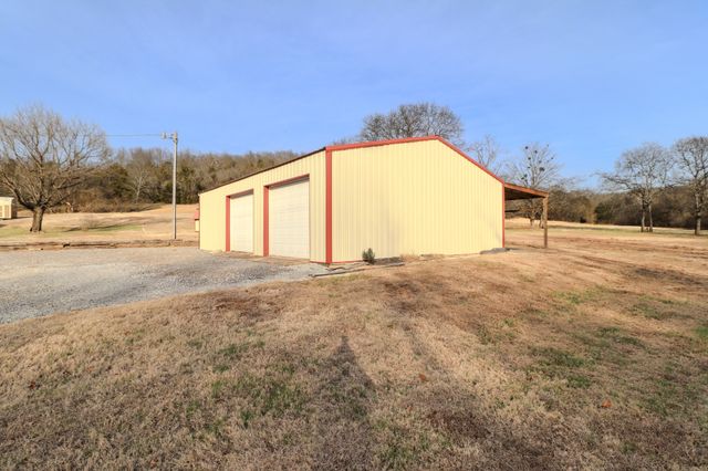 186 Aggie Perry Rd, Bethpage, TN 37022