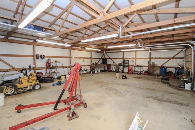 186 Aggie Perry Rd, Bethpage, TN 37022