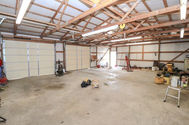 186 Aggie Perry Rd, Bethpage, TN 37022