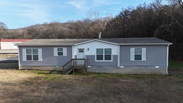 186 Aggie Perry Rd, Bethpage, TN 37022