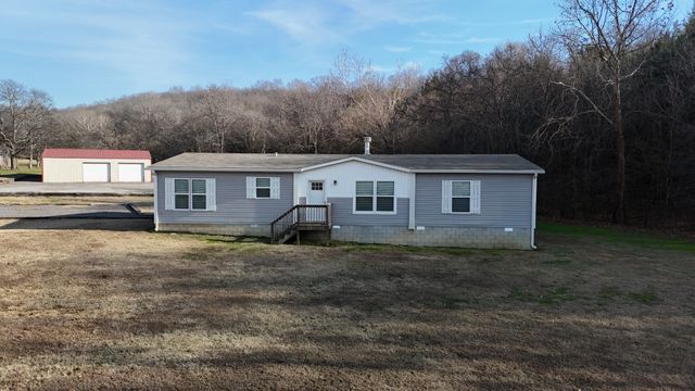 186 Aggie Perry Rd, Bethpage, TN 37022