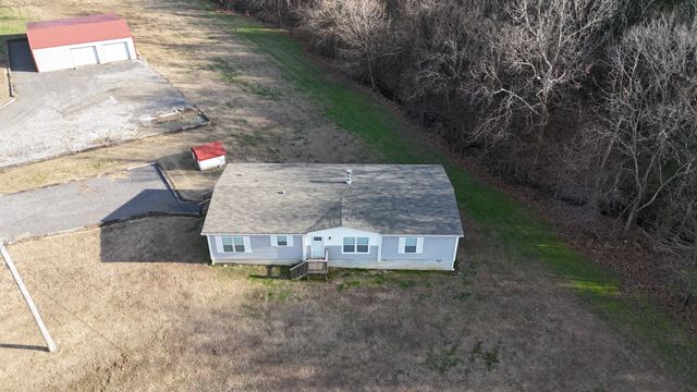 186 Aggie Perry Rd, Bethpage, TN 37022