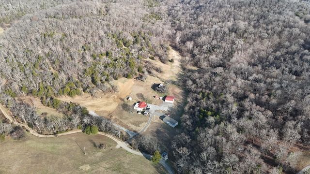 186 Aggie Perry Rd, Bethpage, TN 37022