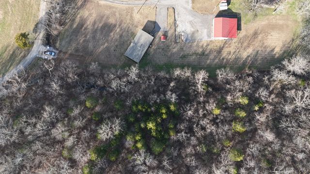 186 Aggie Perry Rd, Bethpage, TN 37022