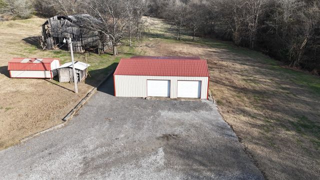 186 Aggie Perry Rd, Bethpage, TN 37022