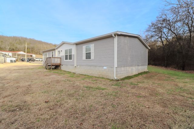 186 Aggie Perry Rd, Bethpage, TN 37022