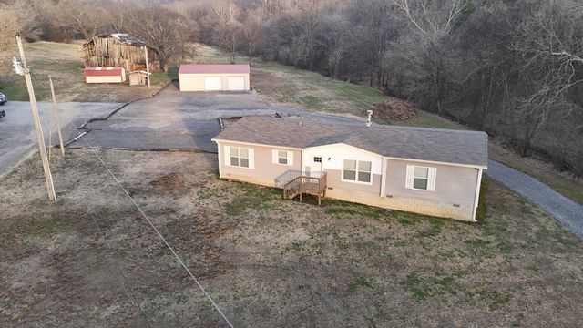 186 Aggie Perry Rd, Bethpage, TN 37022