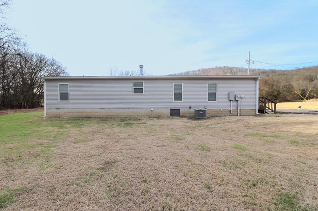 186 Aggie Perry Rd, Bethpage, TN 37022