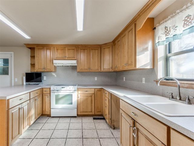 7404 NW 27th Street, Bethany, OK 73008