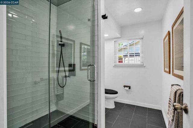 33 El Molino Dr, Clayton, CA 94517